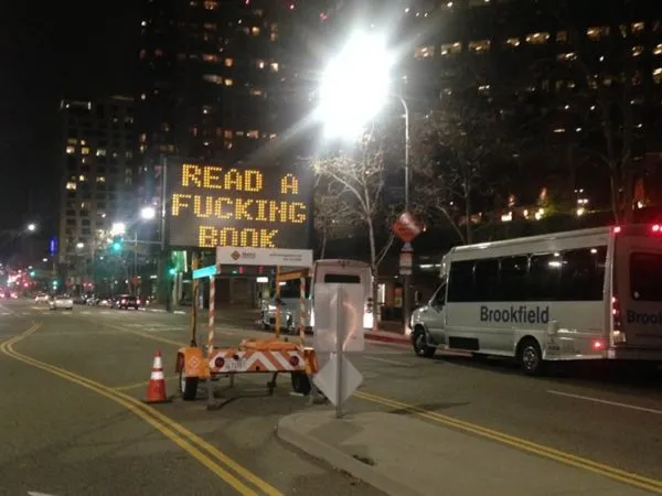 Svaret er: Les en jævla roman!