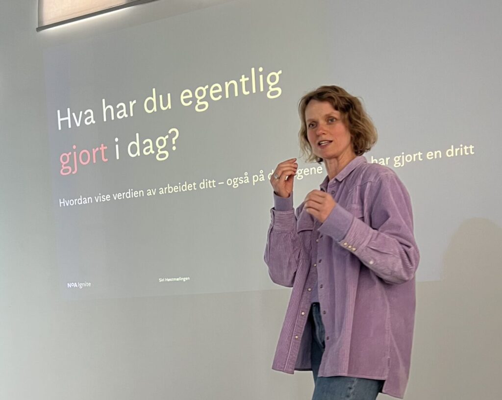 Siri holder foredrag.